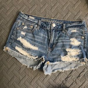 Distressed American Eagle Tomgirl Shortie